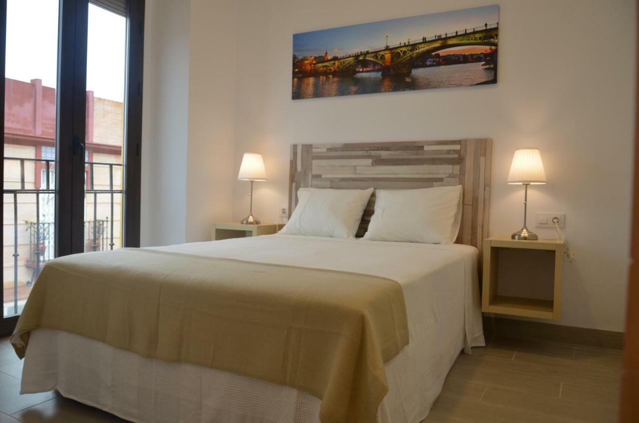 Apartamento Faustino Alvarez Sevilla Bagian luar foto